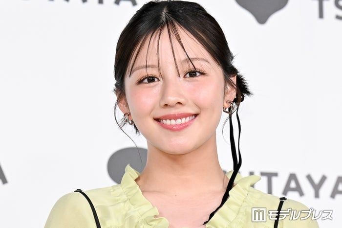 渡邉美穂、美脚際立つショーパン姿 ゲスト出演のイベントで富田鈴花との2ショットも「まっすぐで綺麗な脚」「トータルコーデ可愛すぎ」