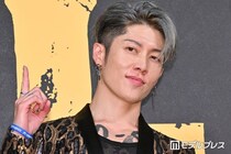 MIYAVI「張り切りすぎました」5歳長男のサッカー父兄試合で怪我 松葉杖姿に「めちゃくちゃ痛そう」「張り切りすぎちゃう気持ち分かる」の声