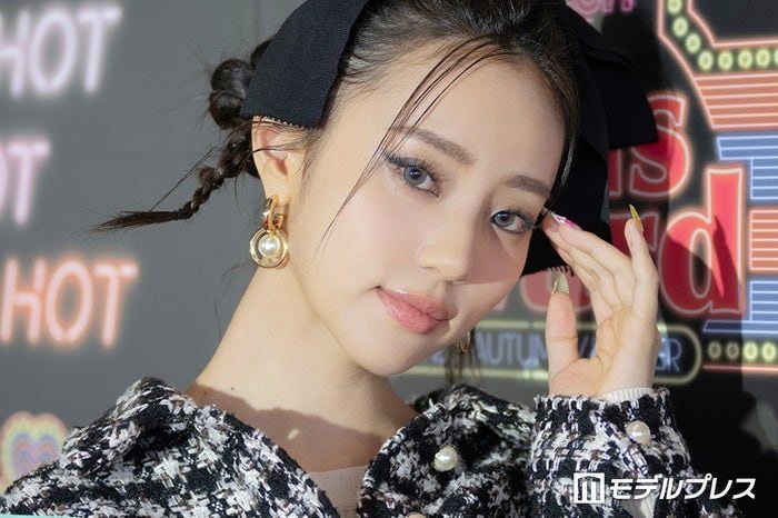 中町綾、ボディライン際立つショーパンコーデで美脚スラリ「原色似合うのさすが」「美しすぎる」の声