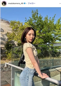 元HKT48メンバー、母親とレストランへ 美肩輝くキャミソール姿に視線集中「透明感がすごい」「お母様もエレガント」と反響