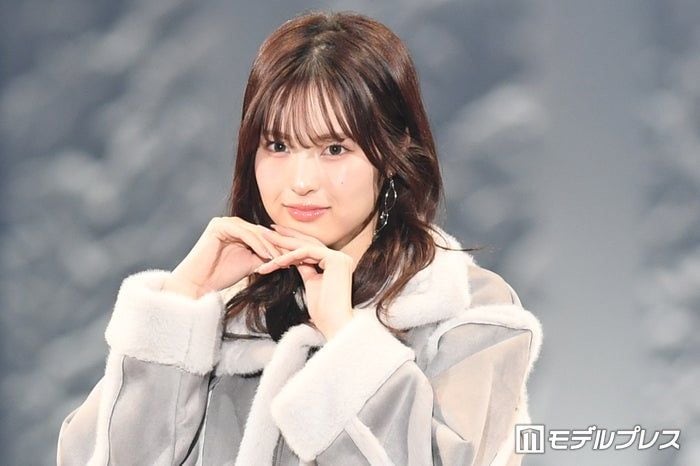 「今日好き」村谷はるな、美脚際立つミニスカコーデ2選「脚のラインが綺麗すぎる」「スタイル抜群」の声