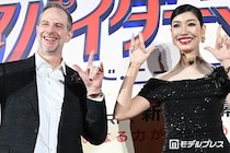 アンミカ、夫とラブラブ“公開のろけ” スパイダー仕様の衣装もアピール「360度スパイダーマンです」