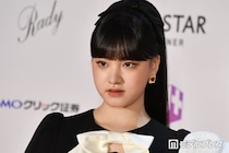 IVEリズ、美ウエスト際立つキャミ×野球ユニフォームショット公開「完璧すぎるスタイル」「綺麗で見惚れちゃう」