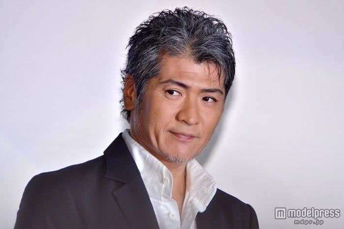 吉川晃司、福岡公演が中断→中止に 喉の不調で「歌唱が困難となり」