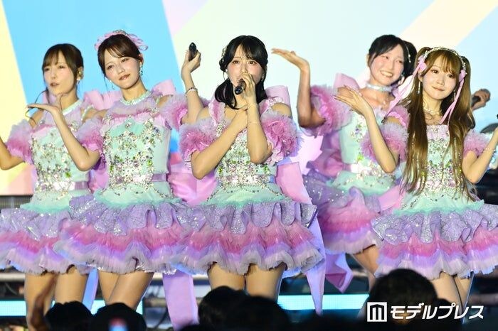 =LOVE、10回目の「TIF」で貫禄ステージ「とくべチュ、して」からデビュー曲まで…2日目トリでファン熱狂【TIF2026】