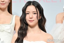 NiziUマヤ、大好きなスティッチとディズニー満喫「愛が伝わる」「推しと推しの2ショット最高」