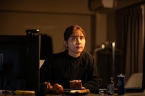 「VIVANT」“天才ハッカー”ブルーウォーカー（花岡すみれ）「1人」発言・寝不足でふらつき…違和感に考察加速「別人説」「何かの伏線か」【ネタバレあり】
