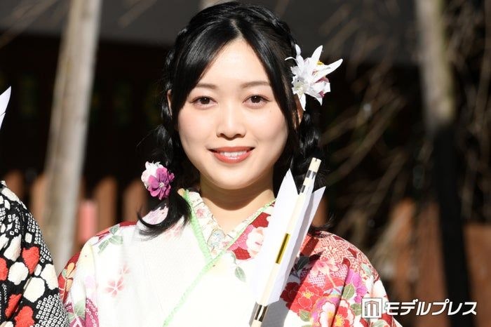 ロサンゼルス拠点の元乃木坂46北川悠理、美肌輝くオフショルワンピ姿公開「色白で眩しい」「デコルテ綺麗」と反響