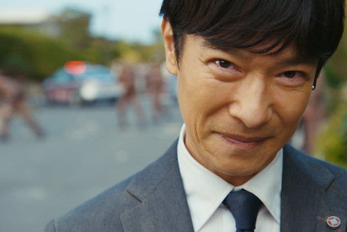 「VIVANT」乃木(堺雅人)の背後にパトカー&警官…不敵な笑み浮かべる第13話場面写真を先行解禁