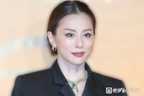 米倉涼子、バレエ衣装姿で美デコルテ際立つ「ため息が出るほど美しい」「一瞬で世界観に引き込まれそう」と反響