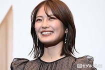 元乃木坂46清宮レイ、タンクトップでムーミンバレーパーク満喫「ピンクヘア素敵」「透明美肌」
