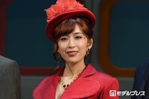 雛形あきこ、美ボディ際立つビキニショットに反響「ずっと変わらないスタイルの良さ」「絵になる美しさ」