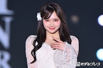“顔面重要文化財”AKB48センター伊藤百花、流し前髪×シースルーミニワンピで雰囲気ガラリ【関コレ2026A/W】