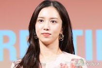 サッカー柿谷曜一朗選手の妻・丸高愛実、家族でのプール満喫ショット公開「お子さんたちが可愛すぎる」「絵になるファミリー」の声