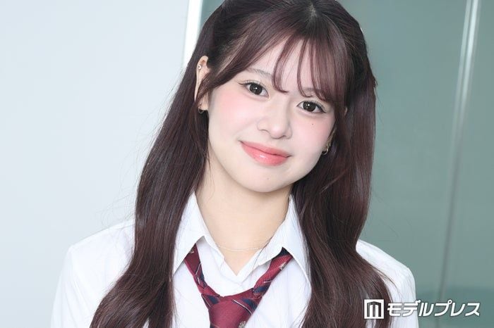 米澤りあ、ロンT×ロングブーツから美脚スラリ「スタイル良くて憧れる」「大人っぽい」と反響