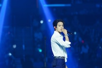 元ENHYPEN・HEESEUNG「EVAN」LAでのファンとの再会に笑顔「お久しぶりです」大きな歓声に迎えられる【KCON LA 2026】