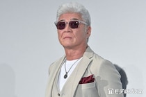 小沢仁志「白米無しで肉・肉・肉」ステーキ朝食公開に反響「朝から豪華」「にんにくたっぷり」