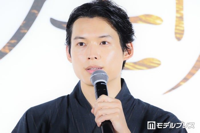 SixTONES松村北斗、喧嘩した“相手”明かす「僕の言い草を真似するようになってきて」【白鳥とコウモリ】