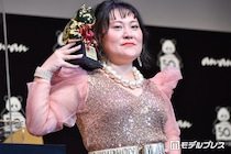 フォーリンラブ・バービー、細木数子さんに扮した姿公開「眉毛の再現度すごい」「クオリティ高くて二度見した」と反響