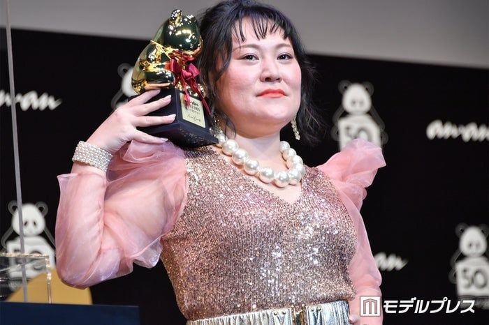 フォーリンラブ・バービー、細木数子さんに扮した姿公開「眉毛の再現度すごい」「クオリティ高くて二度見した」と反響