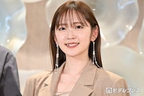 鈴木愛理、雰囲気ガラリのスモーキーメイク＆キャミソール衣装姿公開「クールな雰囲気」「別人級」