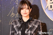 山本彩、すらり二の腕際立つノースリコーデで細田守展満喫「乙女モードも素敵」「オーラがすごい」の声
