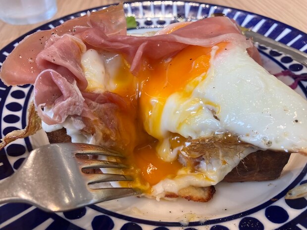 プリンでおなじみ【パステル】989円「悶絶モーニング」とは？「デカくて甘くて、しょっぱくて最高！」の画像6