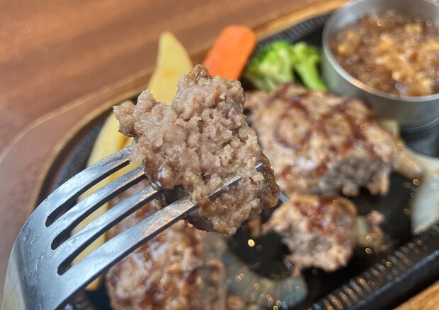 【スエヒロ館】1573円ランチ「国産牛ハンバーグ」食べたら「肉がうますぎる！」一口で衝撃の画像11