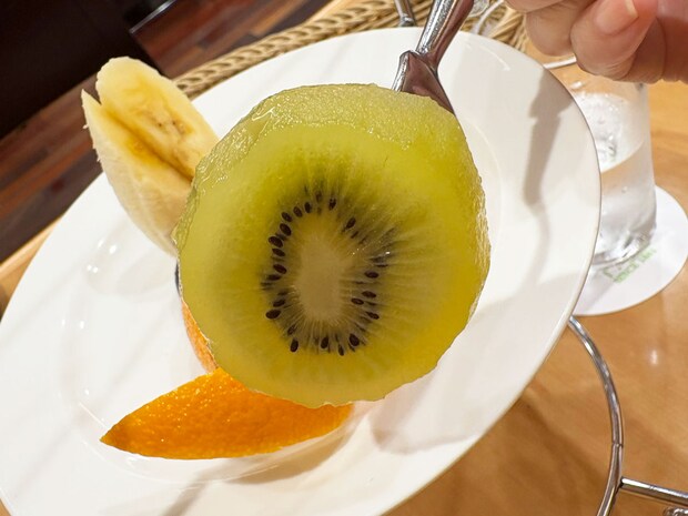 「普段食べている果物は一体……」【千疋屋】1,430円「高級フルーツだらけのモーニング」食べたら幸せすぎた！の画像14