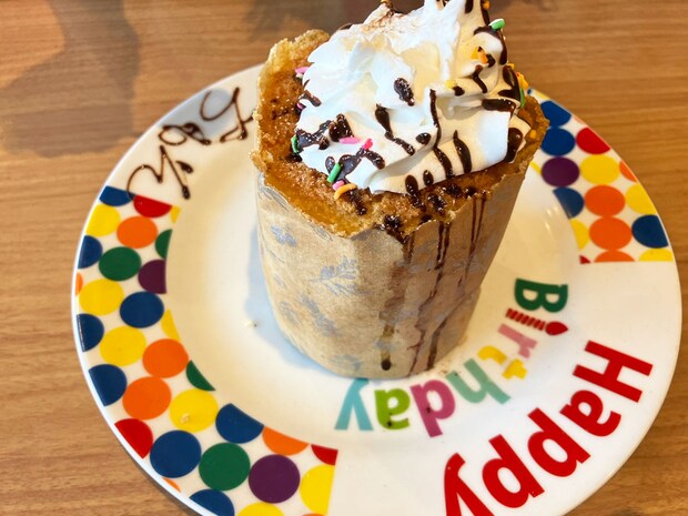 ＜入力中＞「これも無料！」【ブロンコビリー】誕生日サービス体験レポート、ケーキに刺さった花火に子ども大興奮！の画像14