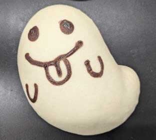 ライフ【小麦の郷】児童が考えた新作「おばけパン」の中身は？1週間限定販売！の画像3