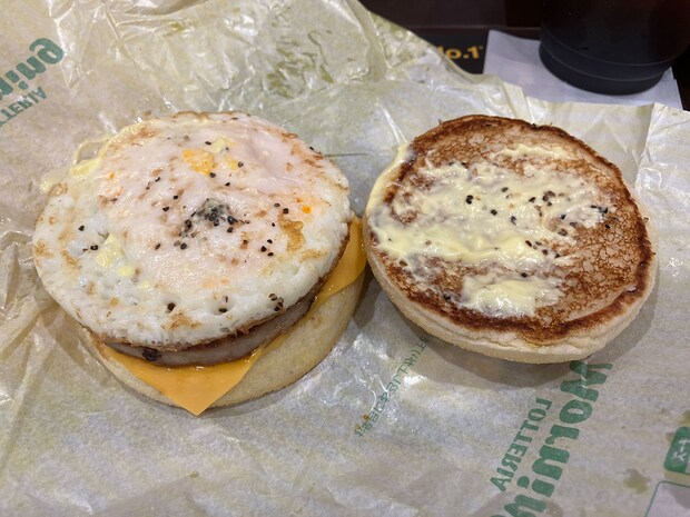 【ロッテリア】新モーニング「ソーセージエッグマフィン」、朝マックとは全然違う味わいに衝撃！の画像6