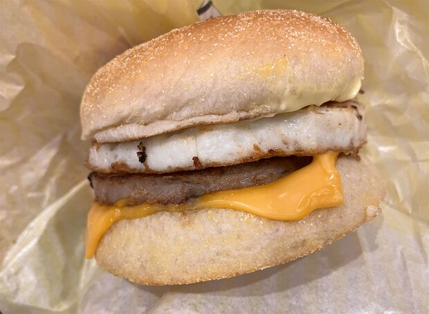 【ロッテリア】新モーニング「ソーセージエッグマフィン」、朝マックとは全然違う味わいに衝撃！の画像8