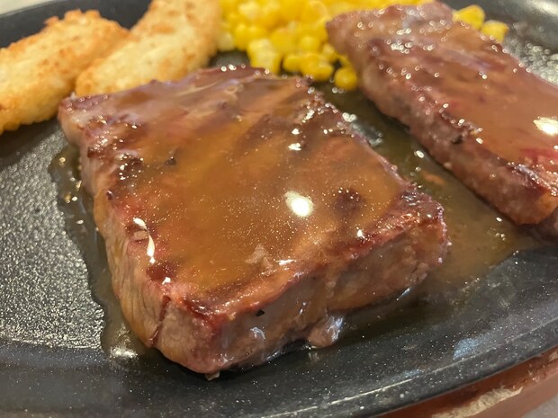 「これは白米必須で！」【サイゼリヤ】新メニュー1090円「ビーフステーキ」は「濃厚ソースが最高」の画像3