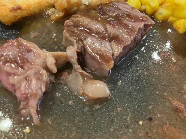 「これは白米必須で！」【サイゼリヤ】新メニュー1090円「ビーフステーキ」は「濃厚ソースが最高」の画像6