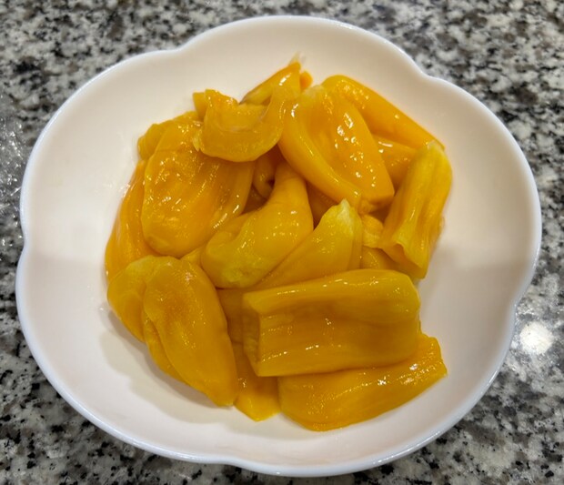 【業務スーパー】「見た目ヤバい」話題の冷凍フルーツ「皮付きジャックフルーツ」の画像3