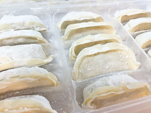 【ロピア】人気シリーズ新作も「最高です！」970円やみつきになる「ワンランク上」の餃子とは？の画像11