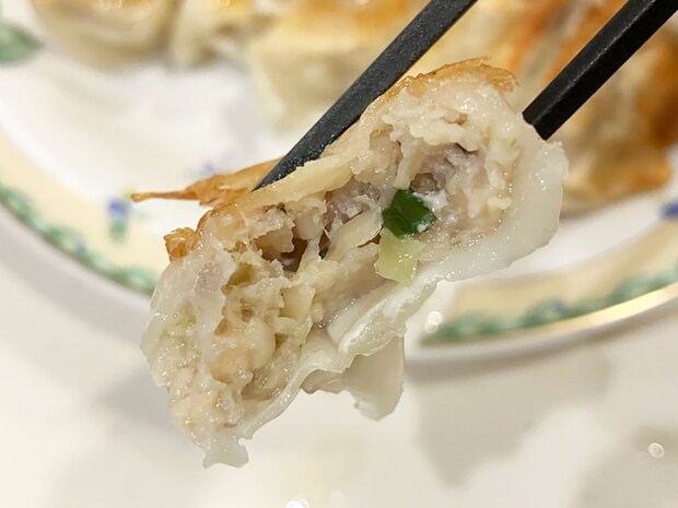 【ロピア】人気シリーズ新作も「最高です！」970円やみつきになる「ワンランク上」の餃子とは？の画像17