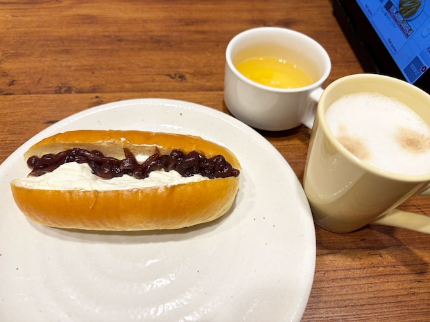 【ガスト】500円「モーニング」とろとろマスカルポーネクリームが幸せ！コッペパンとあんこと相性バツグンの画像6