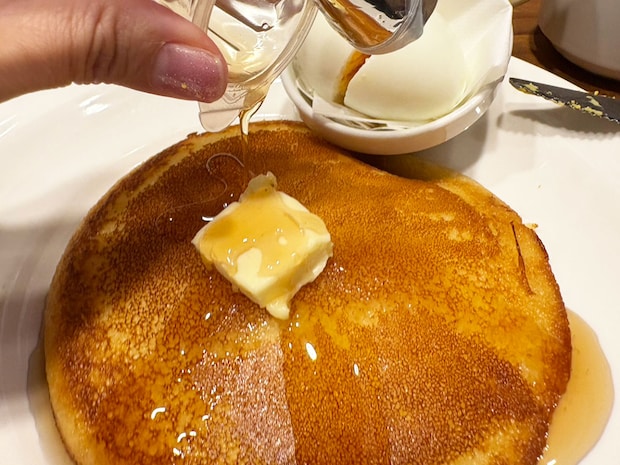 「ほかと明らかに違う！」【ガスト】600円「モーニング」はパンケーキが独特！見た目は「どら焼きの皮」？の画像6