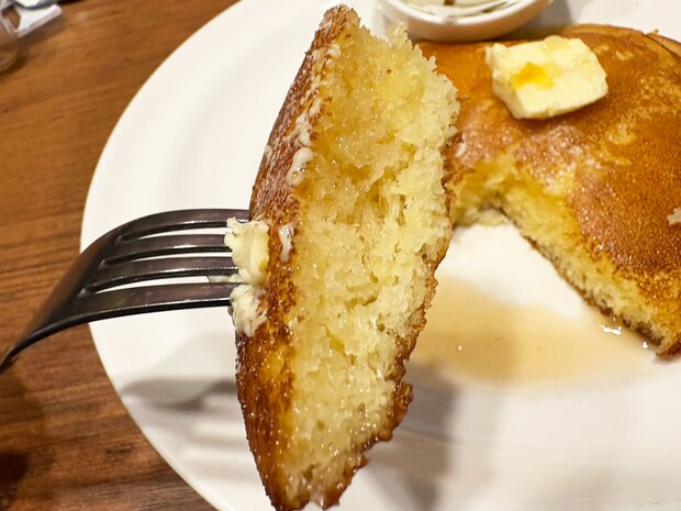 「ほかと明らかに違う！」【ガスト】600円「モーニング」はパンケーキが独特！見た目は「どら焼きの皮」？の画像8