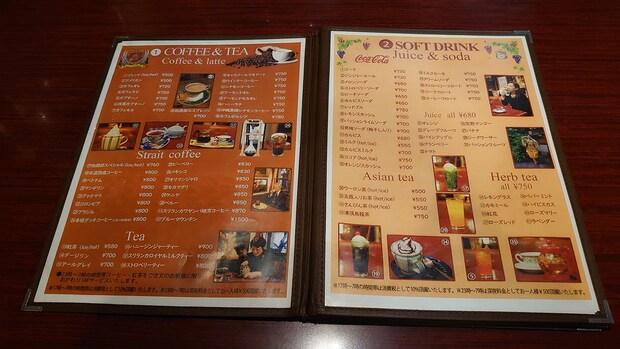 「24時間営業！」埼玉の老舗カフェ【伯爵邸】は「盛り」がスゴい！　980円「ナポリタン」ほか3品を実食の画像3