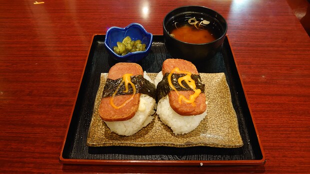 「24時間営業！」埼玉の老舗カフェ【伯爵邸】は「盛り」がスゴい！　980円「ナポリタン」ほか3品を実食の画像18