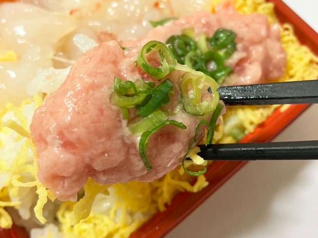 【角上魚類】海鮮だらけ「四色丼」が「なんて豪華！」1200円でうに、いくら、えび、ねぎとろ……とろける！の画像10
