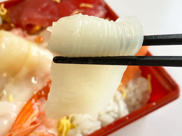 【角上魚類】950円「海鮮丼」多幸感がすごい！　うにやいくらなど10種類ドーン、太っ腹すぎる！の画像14
