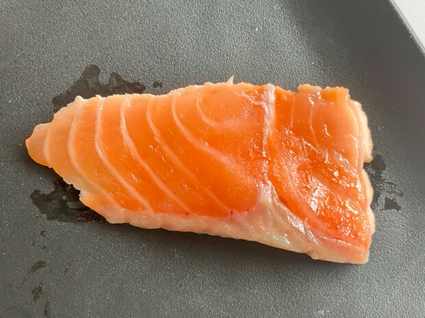 【角上魚類】サーモンが10cm級！480円「炙りチーズ寿司」は“半生”食感で最高の画像6