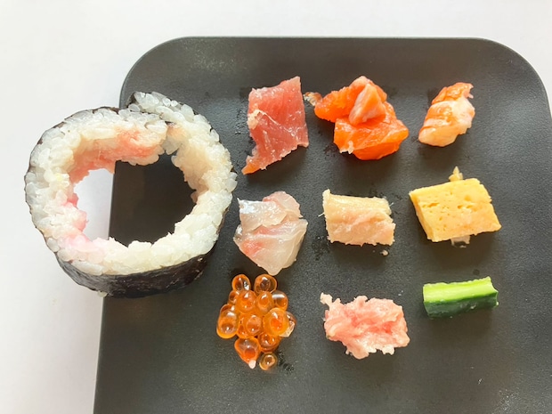 【角上魚類】超人気の800円「海鮮太巻」の中身は？　いくらたっぷり、具が10種類で幸せすぎる逸品の画像6