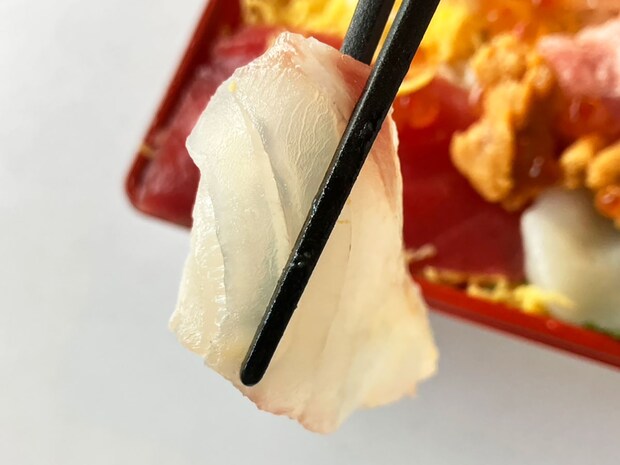 【角上魚類】950円「海鮮丼」多幸感がすごい！　うにやいくらなど10種類ドーン、太っ腹すぎる！の画像9