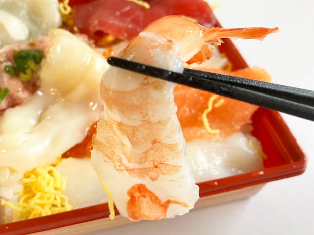 【角上魚類】950円「海鮮丼」多幸感がすごい！　うにやいくらなど10種類ドーン、太っ腹すぎる！の画像13