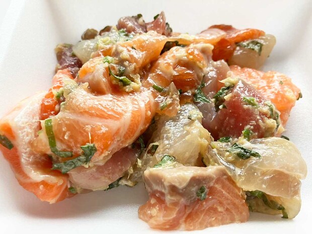 【角上魚類】400円「海鮮なめろう」普通とは違う！　魚が「ぶつ切り」で食べ応えが十分！の画像5